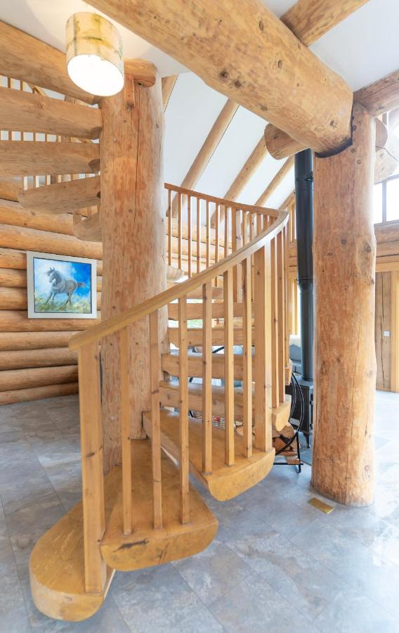 Wild Nurture Eco Luxury Offgrid Log Cabin فورت ويليام المظهر الخارجي الصورة