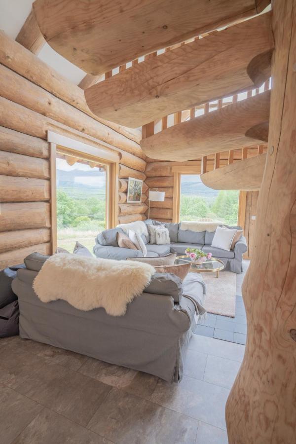 Wild Nurture Eco Luxury Offgrid Log Cabin فورت ويليام المظهر الخارجي الصورة
