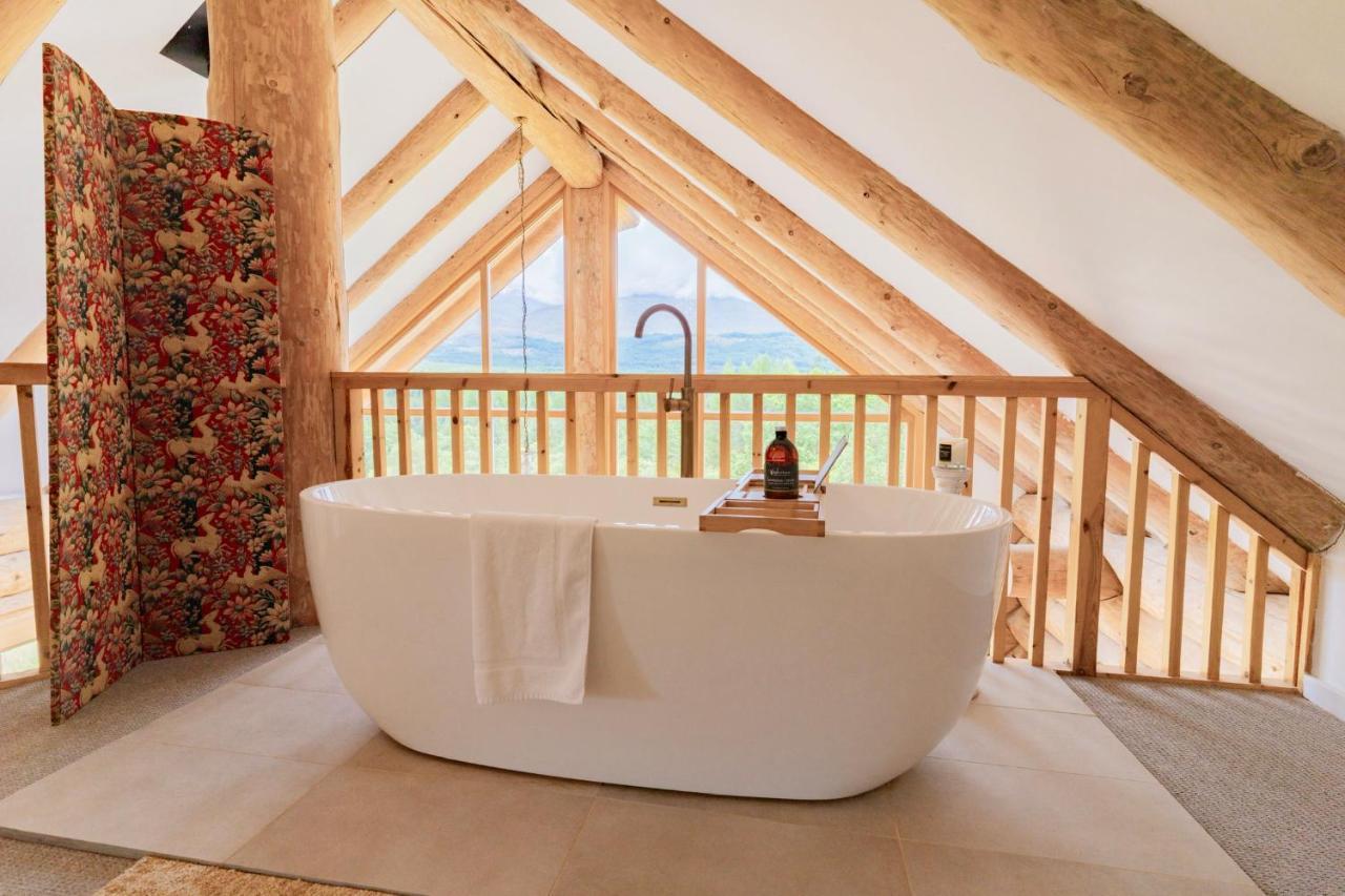 Wild Nurture Eco Luxury Offgrid Log Cabin فورت ويليام المظهر الخارجي الصورة