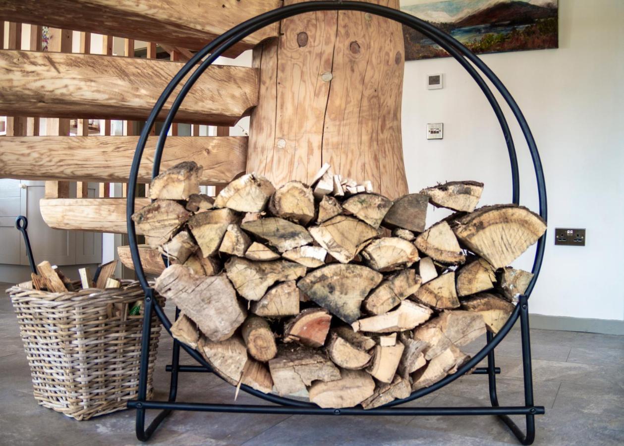 Wild Nurture Eco Luxury Offgrid Log Cabin فورت ويليام المظهر الخارجي الصورة