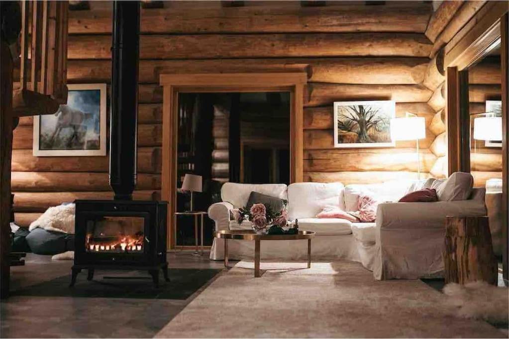 Wild Nurture Eco Luxury Offgrid Log Cabin فورت ويليام المظهر الخارجي الصورة