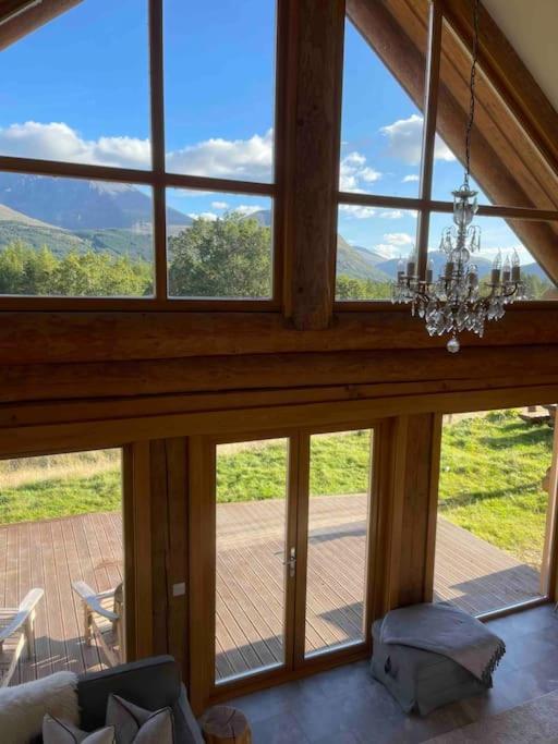 Wild Nurture Eco Luxury Offgrid Log Cabin فورت ويليام المظهر الخارجي الصورة